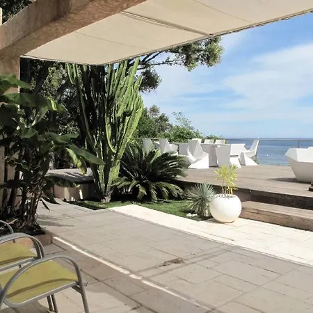 Saint-michel-lobservatoire Sleeps 8 Pool Wifi Hébergement de vacances *