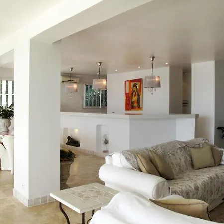 Hébergement de vacances Saint-michel-lobservatoire Sleeps 8 Pool Wifi Ramatuelle