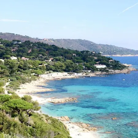 Hébergement de vacances Saint-michel-lobservatoire Sleeps 8 Pool Wifi