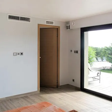 Saint-michel-lobservatoire Sleeps 8 Pool Wifi *