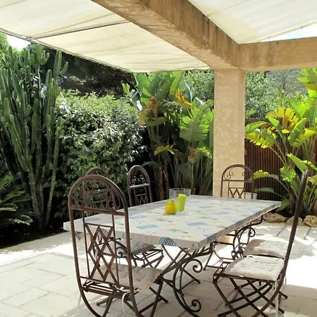 Saint-michel-lobservatoire Sleeps 8 Pool Wifi *