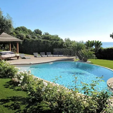 Saint-michel-lobservatoire Sleeps 8 Pool Wifi Hébergement de vacances